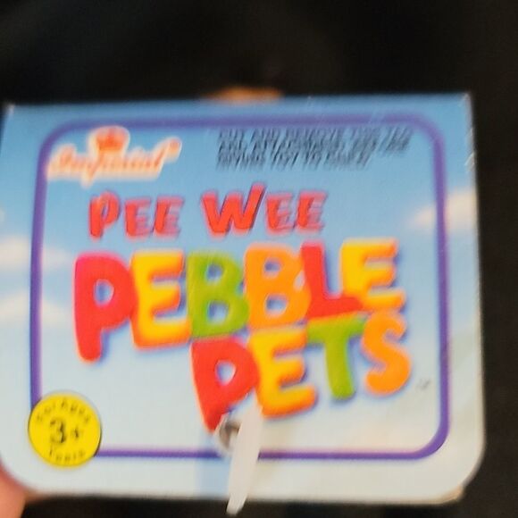 Pee Wee Pebble Pets Giraffe by Imperial - Picture 3 of 6